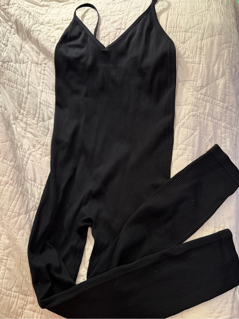 Colsie black ribbed bodysuit. So flattering and comfortable. New condition sz M